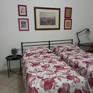 Nenna Habitación en casa particular Olbia